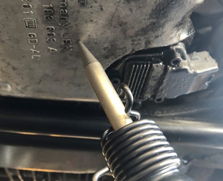 Image of AutoDrain Abre cárter | Una herramienta simple para retirar el aceite de motores y cajas de cambio